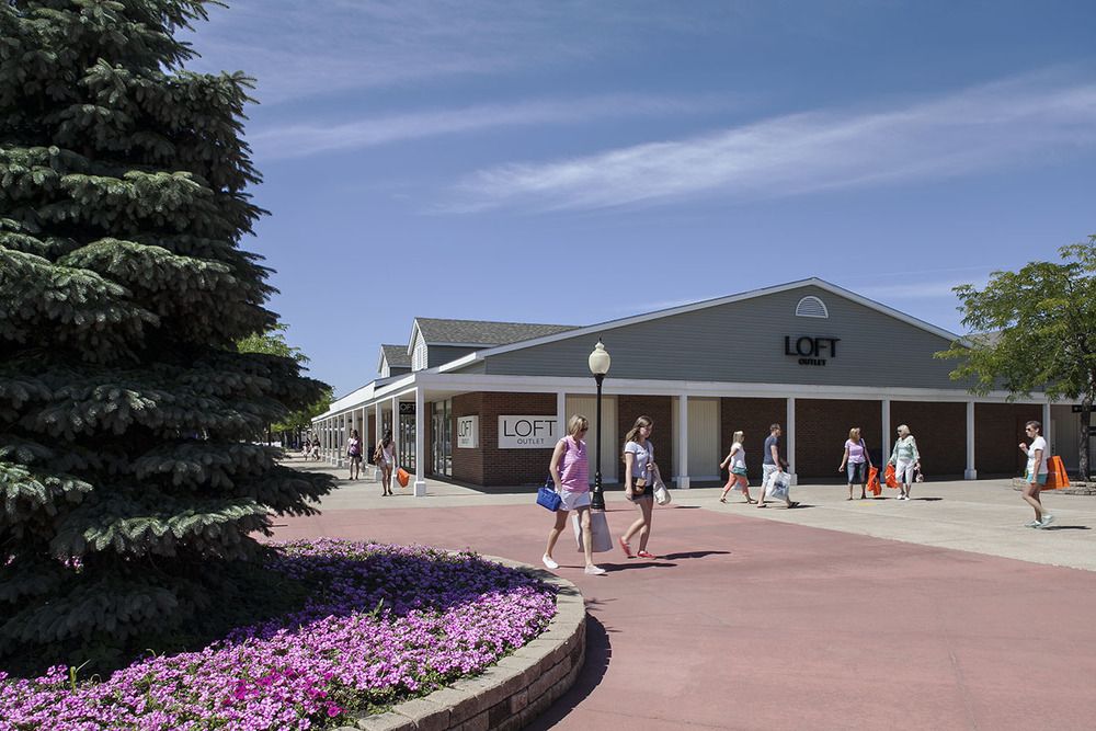 LIGHTHOUSE PLACE PREMIUM OUTLETS: 601 Wabash St, Michigan City, IN 46360